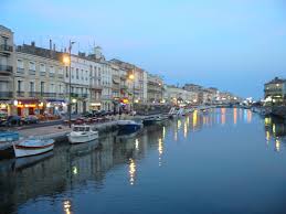 Spent Last Summer Near Sete In The South Of France A Beautiful Town Nestled Into A Hillside Voyage En France Sete Ville Sejour En France
