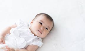 新生児が寝ないのには原因がある 新生児が寝ない時に試したい対処法 conobie コノビー 新生児 赤ちゃん 授乳