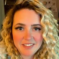 200+ perfiles de «Hayley»