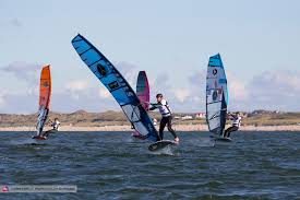Sailing energy actuellement 3e avec 36 points, charline picon, médaillée d'or à rio en 2016, s'assure une médaille (sauf si abandon). Pwa Windsurf Foil 2019 World Title For Nicolas Goyard Catamaran Racing News Design