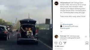 Hanya 200 m ke jalan raya pangalengan banjaran. Demi Konten Warga Banjaran Buka Pintu Belakang Mobil Di Jalan Tol Suara Jabar