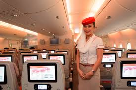 A flight to australia or new zealand, for example, might feature minted lamb sausages with mashed potatoes and vegetables. Emirates Economy Class Mit Vielen Informationen Fur Passagiere