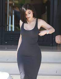 Kylie-Jenner-in-Tight-Dress–02 | younghawthollywood