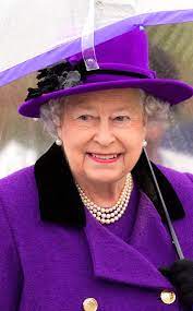 Purple Rain From Reign Y Day Style Queen Elizabeth Ii S Matching Umbrellas Elizabeth Ii Her Majesty The Queen Queen Elizabeth
