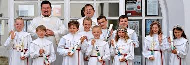 Zehn Kinder waren erstmals am Tisch des Herrn