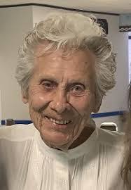 Ellie Gerber's Instagram, Twitter & Facebook