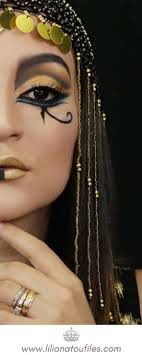 I M Back With Another Easy Makeup Tutorial This Is How To Achieve A Cleopatra Inspired Look Cute Halloween Makeup Halloween Makeup Looks Cleopatra Halloween