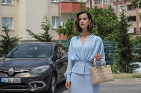 In the series, where a murder subject will be dealt with every week, the adventures of şahin and a psychologist named i̇pek, whose child's father disappeared after being involved in a murder, will be discussed. Bas Belasi Nin Ipek I Irem Helvacioglu Kimdir Ipek Helvacioglu Nun Biyografisi