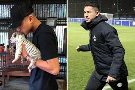 Hoàng tử brunei 'đá bóng cho vui' bị cắt hợp đồng. World S Richest Footballer Faiq Bolkiah Heir To 13bn Fortune Available For Free After Maritimo Rip Up Contract Thejjreport