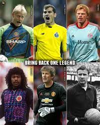 Peter schmeichel ist ein ehemaliger fußballspieler aus дания, (* 18 нояб. Globe Soccer Awards On Twitter If You Could Bring Back One Goalkeeper To Play For Your Team Who Would It Be Peter Schmeichel Iker Casillas Oliver Kahn