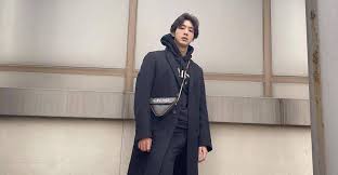 Jisoo（韓語： 지수 ，1993年3月30日 － ），本名金志洙 ， 韓國 男演員，2009年，出演話劇《奉三不在那裡》正式出道。 2012年，獲得jyp娛樂官方第9期選秀第2名。 2015年，以新人之姿參演電視劇《憤怒的媽媽》，在劇中飾演高福東一角備受囑目。 Scgmmeyjvcy9m