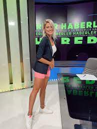 A spor kanalının güzel sunucularından ve sunmuş olduğu spor programı ile beraber sporda ne kadar iyi olduğunu gösteren çiğdem ceylan kimdir, çiğdem ceylan kaç yaşında, çiğdem ceylan aslen nereli, çiğdem ceylan boyu kaç ve çiğdem ceylan hakkında merak edilenleri bu yazımızda bulabilirsiniz. Resmi Transfer Tur On Twitter Sunucu Sinem Okten Eski Kanali Tivibu Spor Yeni Kanali Aspor Yas 30 Sinemokten