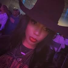 Jody Deville's Instagram, Twitter & Facebook