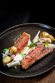 Istrenn A Hirel Pres De Cancale Pour Bien Entrer En Bretagne Gouts D Ouest La Bretagne Par Le Gout Restaurant Bon Andouille De Guemene Joues De Lotte