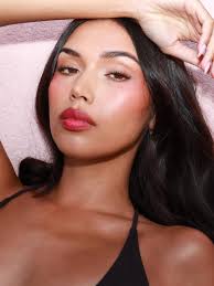 the gorgeous Desi Perkins wearing kybrow powder duo in cool brown! ⁠🤍