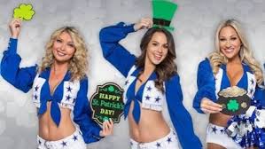 🍀🍀The Dallas Cowboys Cheerleaders are in town for the World's Shortest St.  Patrick's Day Parade &&& your favorite baristas snapped a picture with  them!!!! 📣📣📣📣 See yall at the parade tomorrow 💚🍀