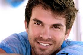 Ficha y fotos de Caleb Casas