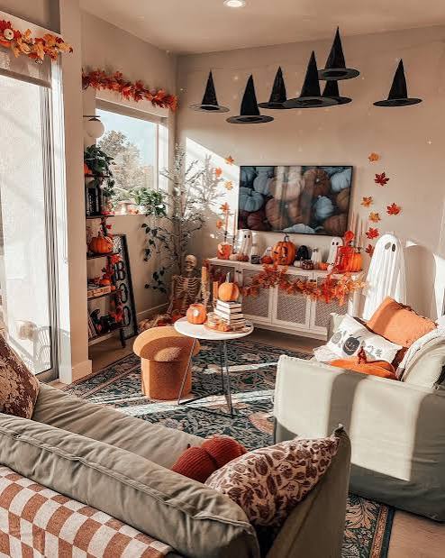 29 Halloween Living Room Decor Ideas That'll Make You Forget It's Not October All Year