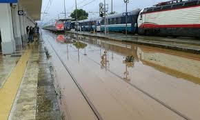 Jun 13, 2021 · atmosfere quasi nordeuropee per la nuova ricettività turistica a lecce: Maltempo Bloccati Treni Lecce Bari Puglia Ansa It