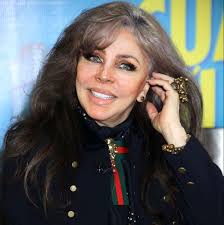 Verónica castro se refirió al tema por primera vez luego que yolanda andrade diera por hecho que fue con la actriz mexicana con quien se casó sim. Asi Se Ve La Actriz Veronica Castro Sin Una Gota De Maquillaje A Sus 68 Anos El Diario Ny