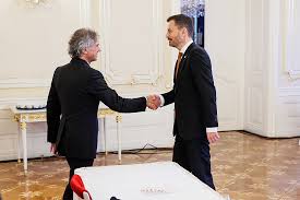 File:Predsednik vlade dr. Robert Golob ...
