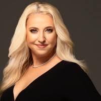 30+ "Becky Helm" profiles