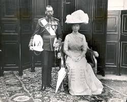 Eventually, players are forced into a shrinking play zone to engage each other in a tactical and diverse. How King George V Created The Windsor Name For The Royals Daily Mail Online