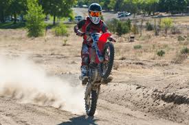 Motorcycle stuntman alex harvill died thursday while practicing for a world record jump at a washington state airport, the grant county coroner's office confirmed. Glx9qgtvn7zalm