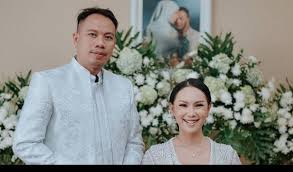 Een merupakan ibunda kalina oktarani yang meninggal pada minggu (27/3/2022). Besides The Happy Atta Aurel Vicky Prasetyo Kalina Ocktaranny Also Getting Married Today Netral News