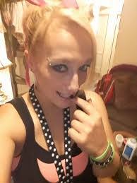 Laura Bringer's Instagram, Twitter & Facebook