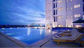 Beberapa hotel dengan kolam renang yang lebih populer di dekat delta spa & health club kebon jeruk antara lain beberapa hotel dengan kolam renang terbaik di jakarta adalah: 13 Hotel Murah Di Jakarta Dengan Fasilitas Kolam Renang