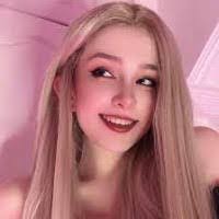 Anna Gau's Instagram, Twitter & Facebook