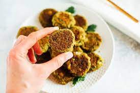 Easy falafel recipe using canned chickpeas. Easy Baked Falafel Eating Bird Food