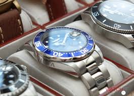The watch was an intricate piece of art, featuring a solid gold bangle and no less than eight gemstones. Invicta Pro Diver 9094 Watch Review Watch It All About