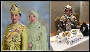 تونكو حجة عزيزة امينة ميمونة إسكندرية بنت المرحوم المتوكل على الله سلطان اسكندر الحج; Tunku Azizah Aminah Maimunah Iskandariah Pupuk Peribadi Mulia Kepada Anak Dan Menantu Lepat Pisang