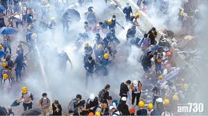 Image result for 港警在西環多處清場 施放多枚催淚彈