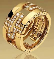 White metals, clear and colored glass stones and beads, faux pearls, and marcasites popular designers: Popular Jewelry High End Designer Jewelry Brands Costume Jewelry Manufacturers 20181105 Muzhskie Yuvelirnye Izdeliya Muzhskie Ukrasheniya Muzhskie Kolca