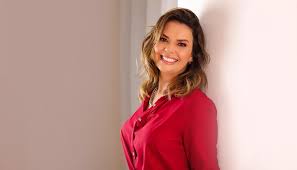 Uma mulher apaixonada pela vida e de sucesso - Moda e Beleza Vale