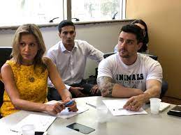 O delegado bruno lima, de 32 anos, anda se destacando nas redes sociais por sua atuação na causa animal. Delegado Bruno Lima Auf Twitter Boa Tarde Meus Amigos Hoje Em Reuniao Com A Minha Equipe Juntamente A Luisamell Sua Equipe E Profissionais De Outros Segmentos Discutimos Sobre O Projeto Referente A