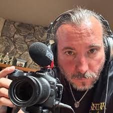 Muriel Slack's Instagram, Twitter & Facebook