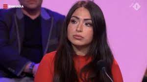 Boekhandel scheltema is de grootste boekhandel in amsterdam en omstreken. Hollanda Da Kitabi En Cok Satanlar Listesindeki Lale Gul Olum Tehditleri Yuzunden Tek Basima Sokaga Cikamiyorum Bbc News Turkce