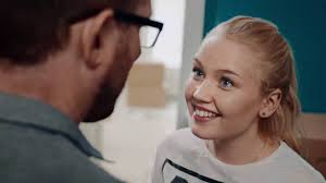 Für antworten zu wichtigen themen. Telekom Spot Magenta Eins Madchen Youtube