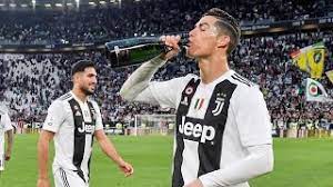 وجدتِ الأبحاث العلميّة أنّ شرب الكحول يرتبطُ بأكثر من 60 مرضاً، وهو يحملُ الكثير من التأثيرات على الجسم، والتي لم يتمّ اكتشافها بعد بشكلٍ كامل،٥ وعندما تكونُ كميّات الكحول التي يتمّ تناولُها كبيرة أو. Ø´Ø§Ù‡Ø¯ Ù‚Ø¨Ù„ Ø§Ù„Ø­Ø°Ù ÙƒØ±ÙŠØ³ØªÙŠØ§Ù†Ùˆ Ø±ÙˆÙ†Ø§Ù„Ø¯Ùˆ ÙŠØ´Ø±Ø¨ Ø®Ù…Ø± Ø¨Ø¹Ø¯ Ø§Ù„ØªØªÙˆÙŠØ¬ Ø¨Ø§Ù„Ø¯ÙˆØ±ÙŠ Ø§Ù„Ø£ÙŠØ·Ø§Ù„ÙŠ Ø­ØµØ±ÙŠ Youtube