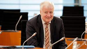 Horst lorenz seehofer wurde am 4. Horst Seehofer Hort 2021 Auf Ich Bin Dann Ein Unpolitischer Mensch