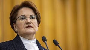Meral akşener bir tv programında yaptığı söyleşide ailesinin yunanistan'a diyarbakır'dan gönderildiğini belirterek, ailesinin geldiği yerin diyarbakır olduğunu açıklamıştır. Meral Aksener Cumhur Ittifaki Adayinin Secilmesi Mumkun Gorunmuyor