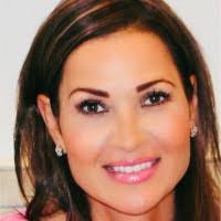 Lisa Stach's Instagram, Twitter & Facebook