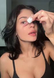 Hailey Bieber's Salmon DNA Face Mask Review