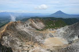  Gunung Sibayak Berastagi Gunung Sibayak S Crater With Gunung Sinabung In Background China Travel Indonesia Volcano