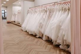 Du bist auf der suche nach dem idealen brautkleid? Boho Hochzeitskleider Shoppen Die Top 5 Brautmodeladen In Koln Und Dusseldorf Frau Immer Herr Ewig