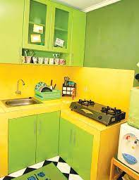Contoh keramik dinding dapur warna hijau interior rumah 2998 via rumahminimalisoi.com. Inspirasi Rumah 2 Lantai Dengan Dominasi Hijau Muda Walau Hanya Seluas 75 Meter Tapi Keren Banget Dalamnya Semua Halaman Idea